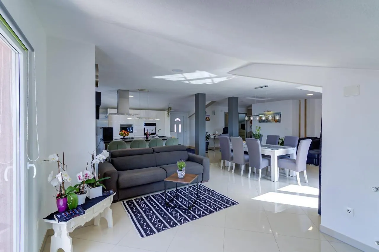 Apartment Cosic Green Klenovica