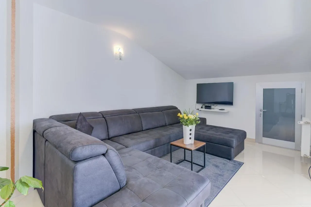 Apartment Cosic Green Klenovica Croácia