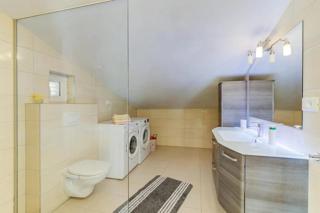 Apartment Cosic Green Klenovica
