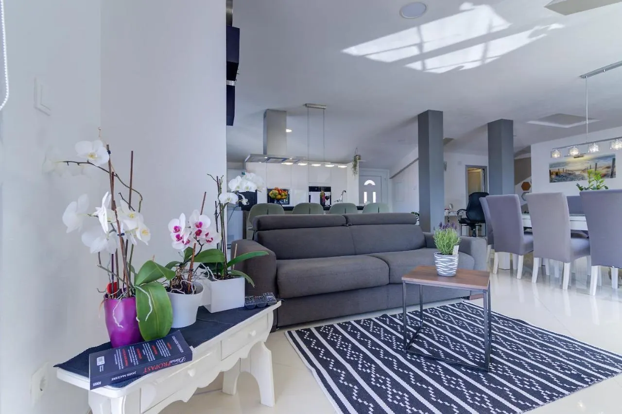 Apartment Cosic Green Klenovica