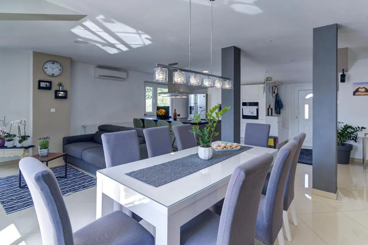 Apartment Cosic Green Klenovica