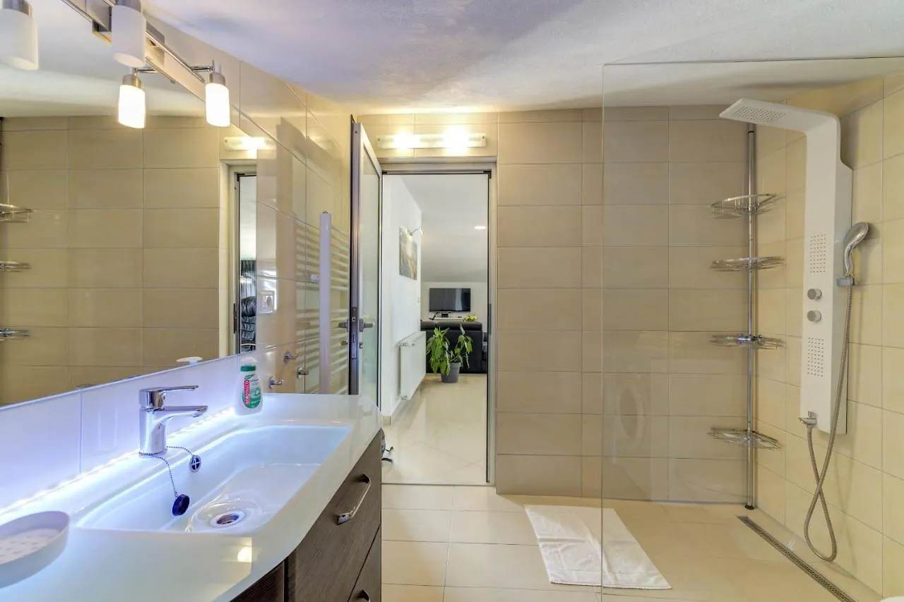 Apartment Cosic Green Klenovica