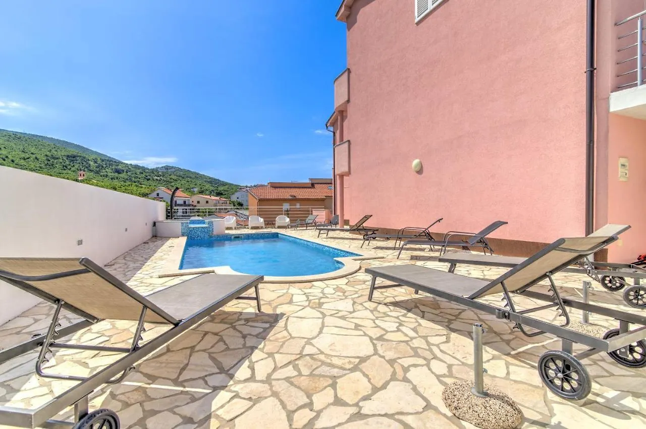 Apartment Cosic Green Klenovica 0*,