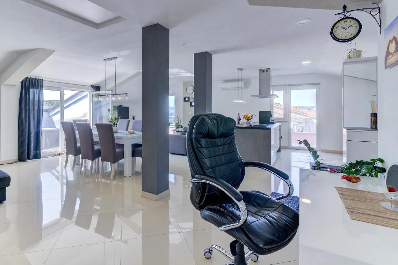 Apartment Cosic Green Klenovica
